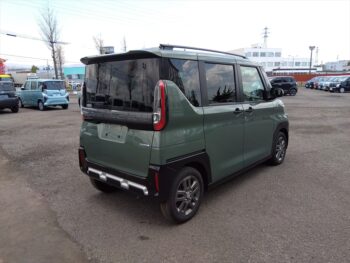 デリカミニ Ｇ ＰＲＥＭＩＵＭ ナビ・全方位カメラ 4WD