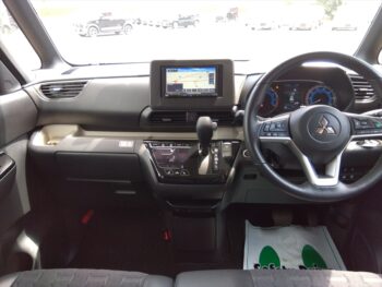 デリカミニ Ｇ ＰＲＥＭＩＵＭ ナビ・全方位カメラ 4WD