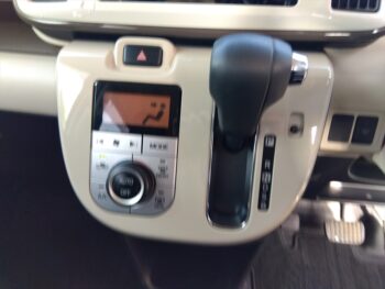 ムーヴキャンバス ＧメイクアップＶＳ ＳＡⅢ パノラマモニター対応カメラ 4WD