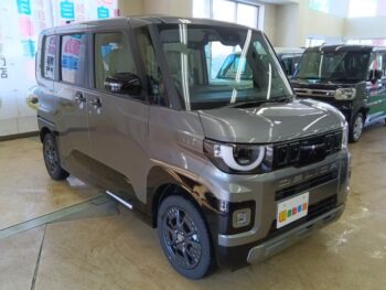 デリカミニ T プレミアム デリマルパッケージ ターボ 4WD