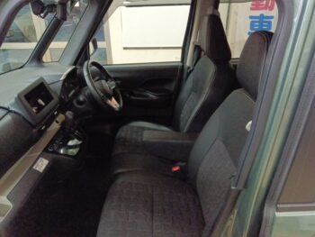 デリカミニ T　プレミアム　ターボ　４WD