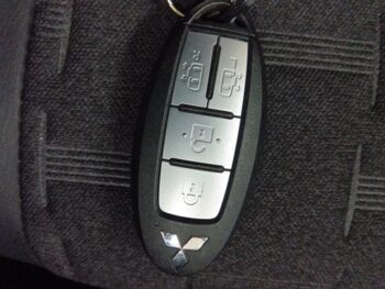 デリカミニ T　プレミアム　ターボ　４WD