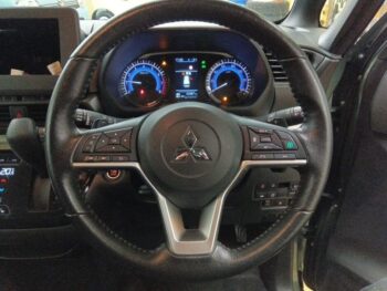 デリカミニ T　プレミアム　ターボ　４WD