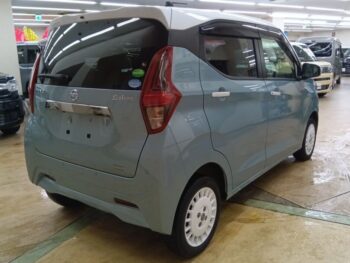 デイズ ボレロ　純正ナビ　バックカメラ　４WD