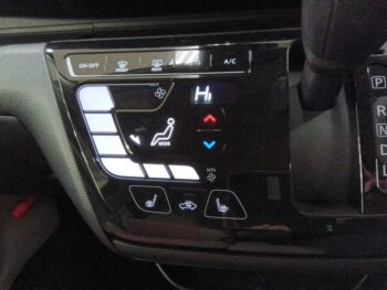 デイズ ボレロ　純正ナビ　バックカメラ　４WD