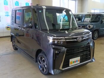 タントカスタム X　４WD