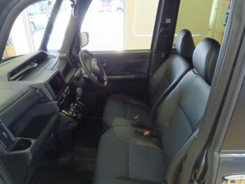 タントカスタム X　４WD