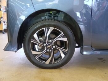 タントカスタム X　４WD