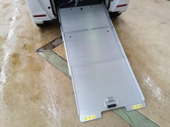 N-BOX G・スロープLターボホンダセンシング　福祉車両車いす仕様スローパー　純正ナビTV　バックカメラ　４WD