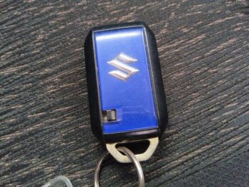 スペーシアカスタム ハイブリッドGS　ナビ・バックカメラ　４WD