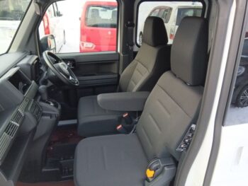 N-VAN ファン　４WD