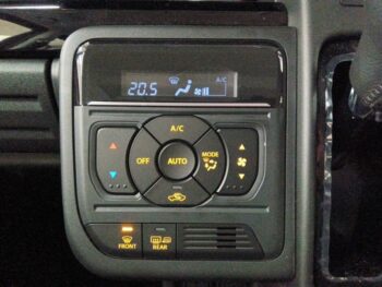 スペーシアカスタム ハイブリッドXS　未使用車　４WD