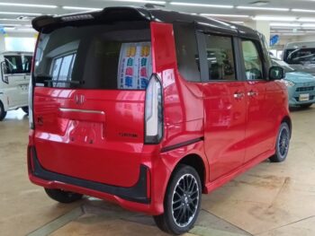 N-BOXカスタム ターボ　コーディネートスタイル２トーン　現行型　４WD