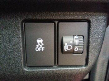 N-BOXカスタム ターボ　コーディネートスタイル２トーン　現行型　４WD