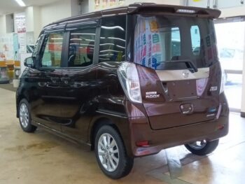 デイズルークス ハイウェイスターX　純正ナビ・TV・アラウンドビューモニター　４WD