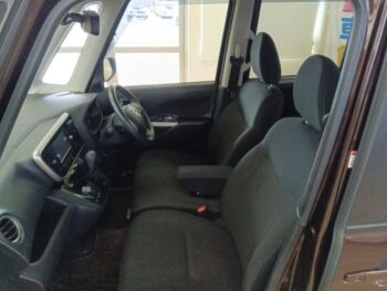 デイズルークス ハイウェイスターX　純正ナビ・TV・アラウンドビューモニター　４WD