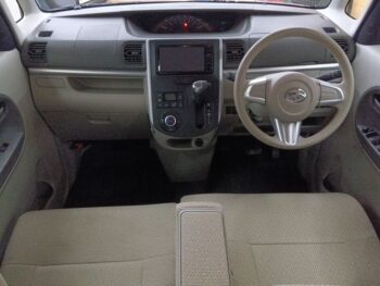 タント G　SA　純正ナビ・TV・バックカメラ　４WD