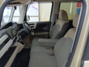 N-BOX G・Lターボホンダセンシング　純正ナビ・ＴＶ　４WD