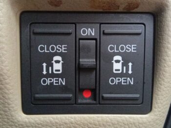 N-BOX G・Lターボホンダセンシング　純正ナビ・ＴＶ　４WD