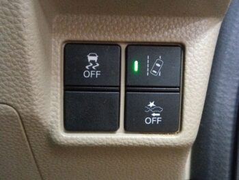 N-BOX G・Lターボホンダセンシング　純正ナビ・ＴＶ　４WD