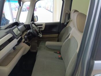 N-BOX G・Lターボホンダセンシング　ナビ付　４WD