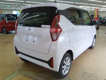 デイズ X　ナビ・バックモニター　後期型　４WD