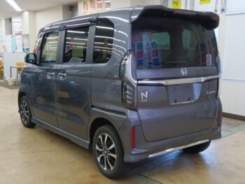 N-BOXカスタム L・ターボ　４WD