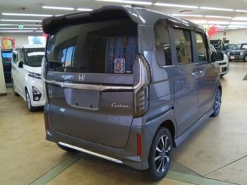 N-BOXカスタム L・ターボ　４WD