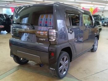タフト Gターボ　ダーククロムベンチャー　パノラマモニター　４WD