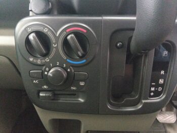 NV100クリッパーバン DX　４WD