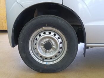 NV100クリッパーバン DX　４WD