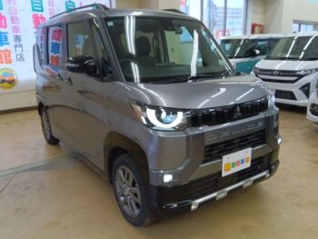 デリカミニ G　プレミアム　ナビ　全方囲カメラ　４WD
