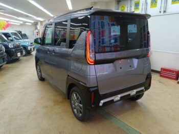 デリカミニ G　プレミアム　ナビ　全方囲カメラ　４WD