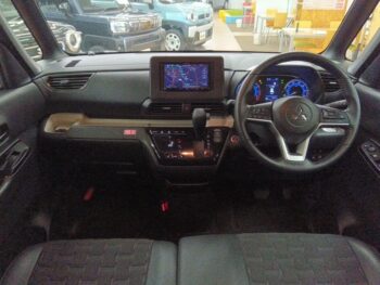 デリカミニ G　プレミアム　ナビ　全方囲カメラ　４WD