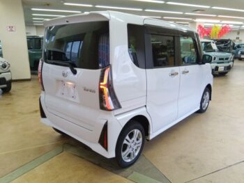 タントカスタム RSターボ　純正１０インチナビ・TV・バックカメラ　４WD