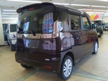 スペーシアカスタムZ ベースグレード　全方位モニター付純正ナビ・TV　４WD