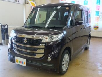 スペーシアカスタムZ ベースグレード　全方位モニター付純正ナビ・TV　４WD