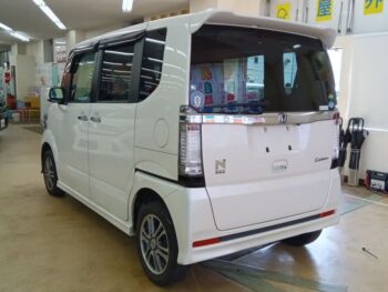 N-BOXカスタム G・Lパッケージ　ナビ・TV・バックカメラ　４WD