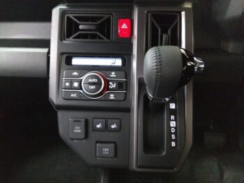 タフト Gダーククロムベンチャー　未使用車　4WD