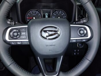 タフト Gダーククロムベンチャー　未使用車　4WD
