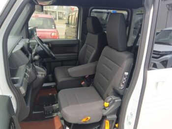 N-VAN ファン　４WD