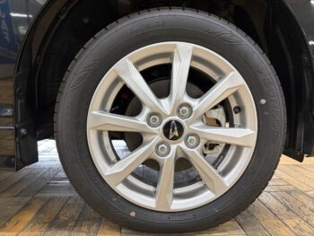 ムーヴ Ｇ　未使用車　現行型 4WD