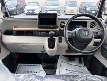 N-BOX ベースグレード 未使用車