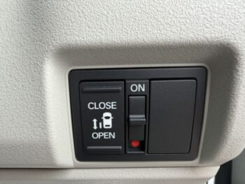 N-BOX ベースグレード 未使用車