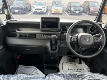 N-BOXカスタム ベースグレード 未使用車
