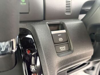 N-BOXカスタム ベースグレード 未使用車
