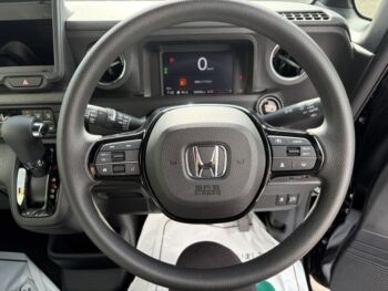 N-BOXカスタム ベースグレード 未使用車