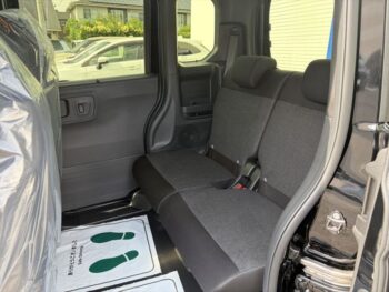 N-BOXカスタム ベースグレード 未使用車