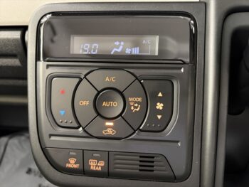 スペーシア ハイブリッドX　純正ディスプレイオーディオ・バックカメラ　未使用車　４WD