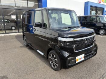 N-BOXカスタム ベースグレード 未使用車